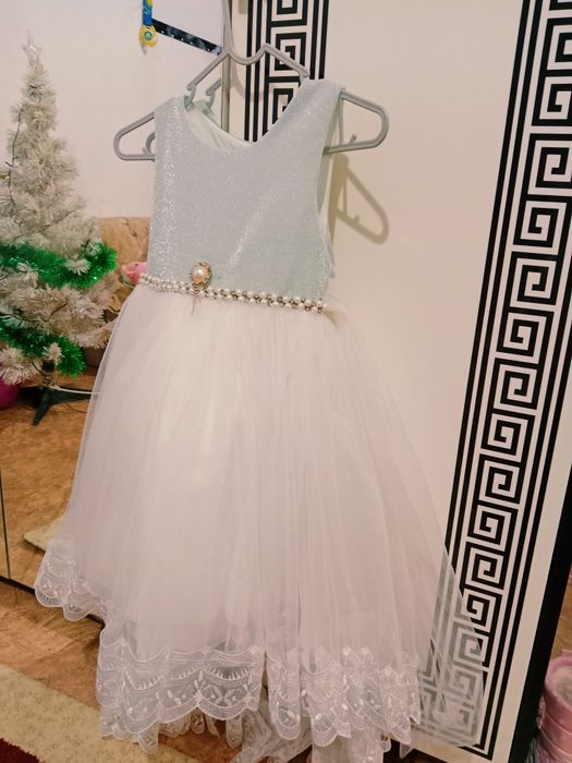 Продам платье для девочки