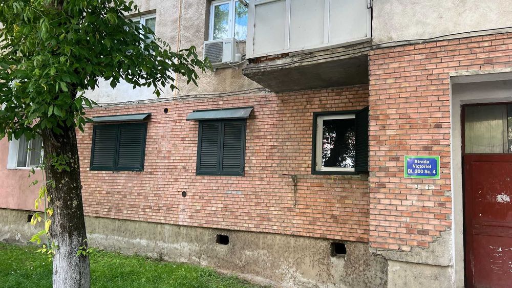 Inchiriez sau vand apartament