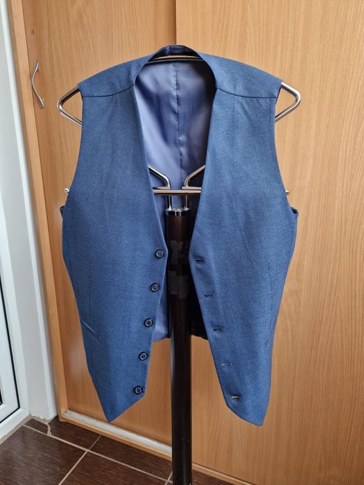 Костюм мужской тройка