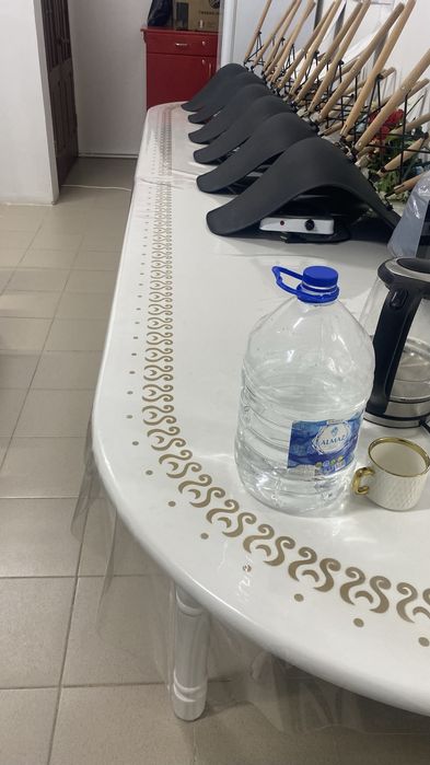 Продам стол для зала