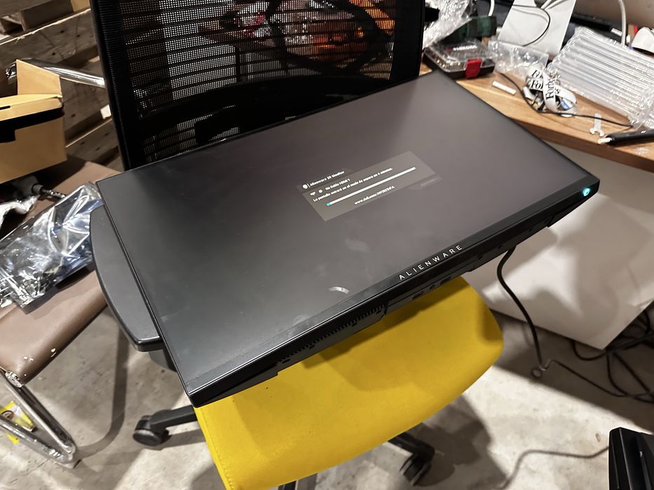 Alienware 25” геймърски монитор – 3 бр., без стойки