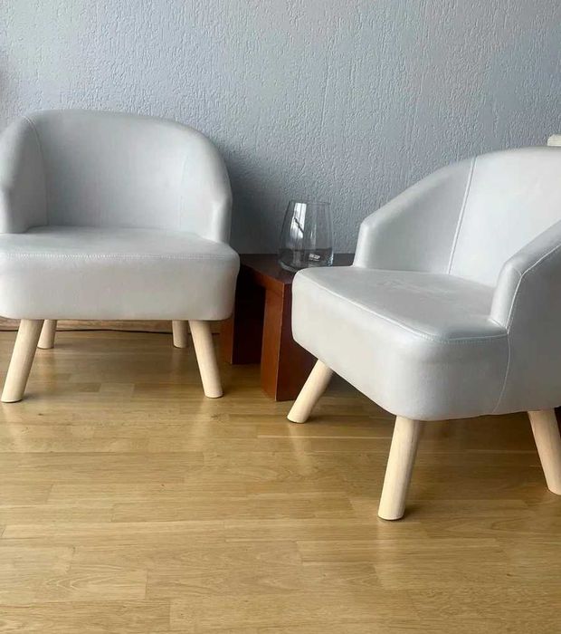 Продам 2 чудных кресла.