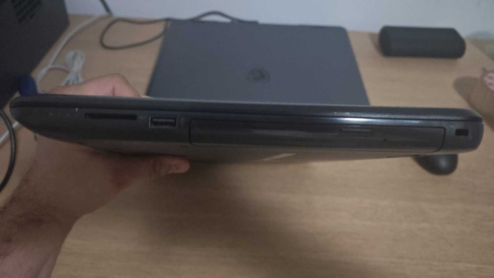 Laptop HP 15 G4, Celeron, 4GB RAM,  HDD 500GB, Win 10 - Stare f bună