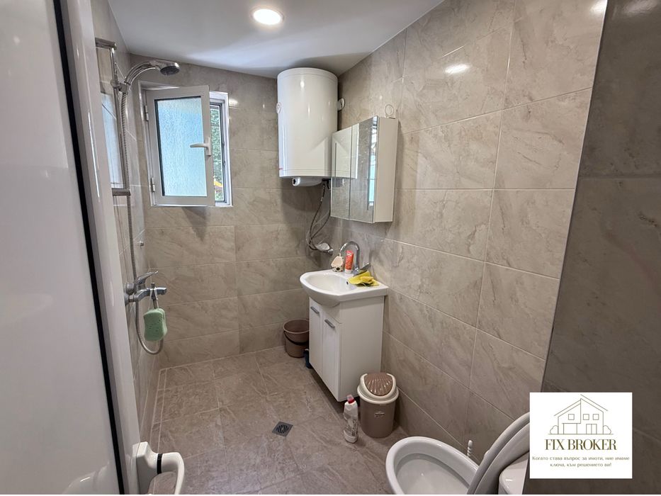 Дава се под наем Четиристаен апартамент в Плевен, Идеален център - 110 кв.м за 408 € - Снимка #1