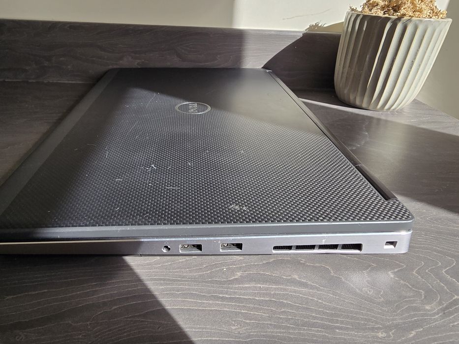 Лаптоп  17.3" Dell Precision 7740, Intel i7, 32GB RAM, 1TB NVMe, Quadr