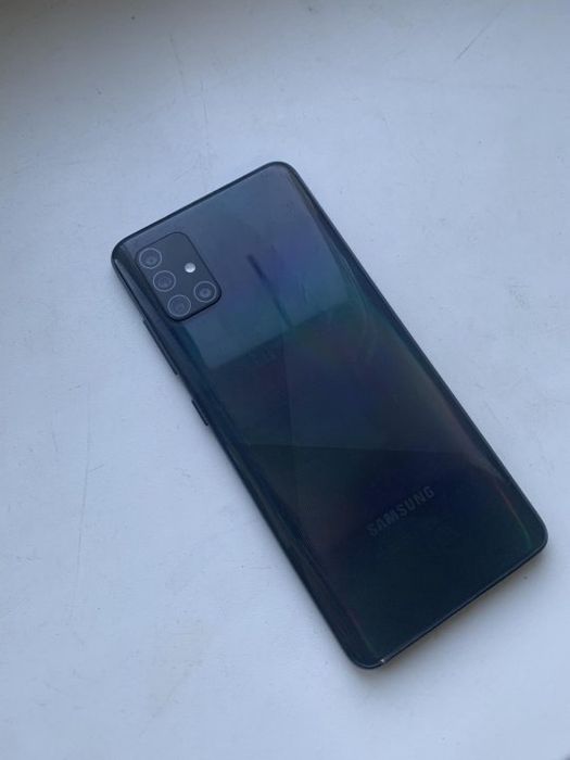 Samsung A51 телефон