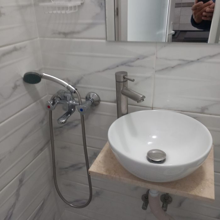 Închiriez camera de cămin , 12 mp, mobilata,utilata, baie proprie, totul electric, 4/4