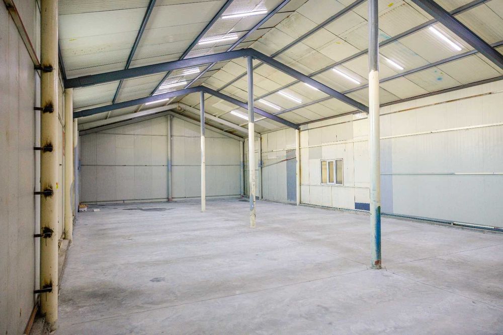 Ofer spre închiriere sau vanzare  hala  (310m², curte de 1000m²)