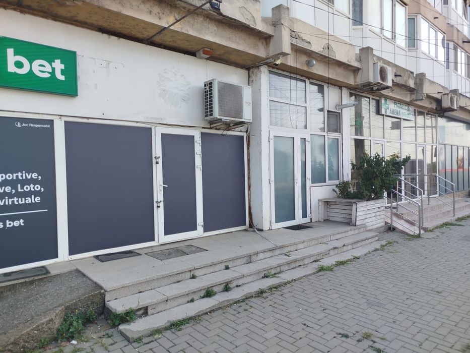 Societate inchiriaza/vinde spatiu comercial parter bloc