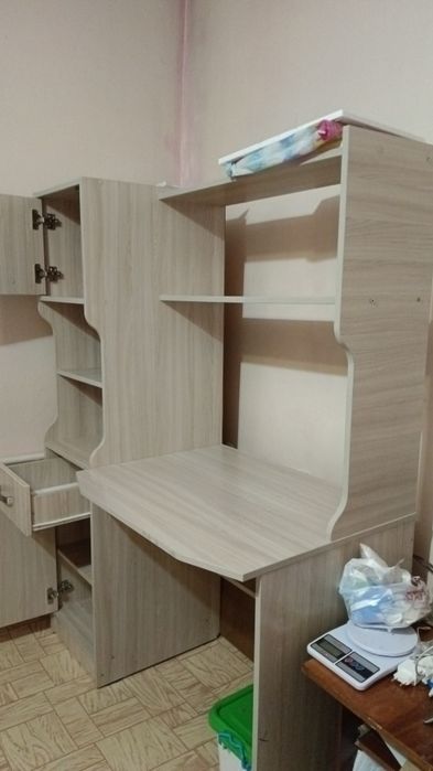 Срочно продам школьный стол