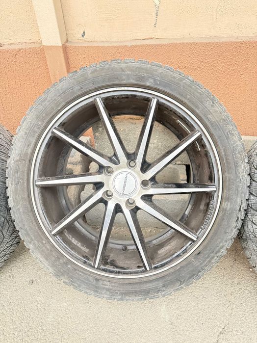 Продам комплект зимней резины с дисками 235/45 R18