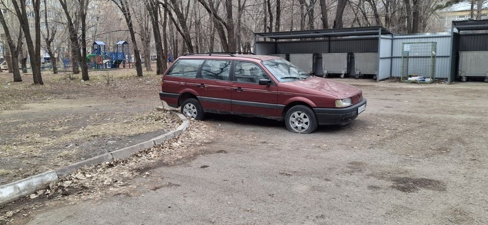 Продам машину Volkswagen passat универсал