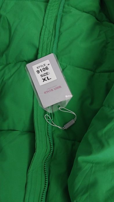 Зимняя куртка, яркая