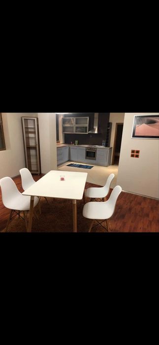 Дава се под наем Двустаен апартамент в Шумен, Център - 65 кв.м за 331.5 € - Снимка #1