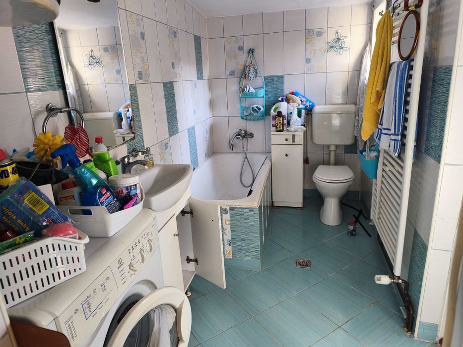 Casa Voluntari din cărămidă renovată.