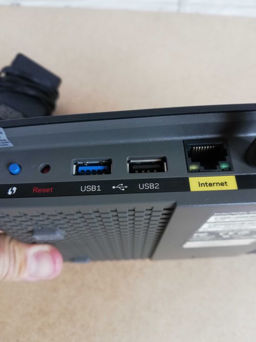 Linksys EA6900 Gigabit Wi-Fi Router