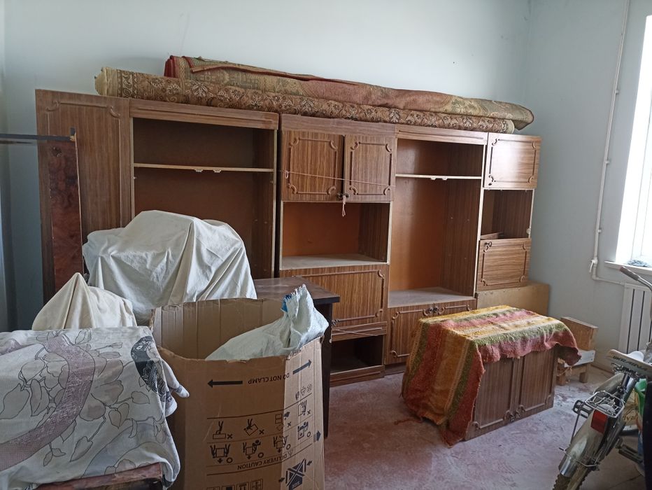 Мебель сотилади .