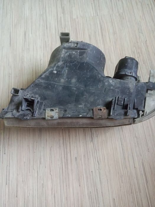 Фара правая Ауди Б4