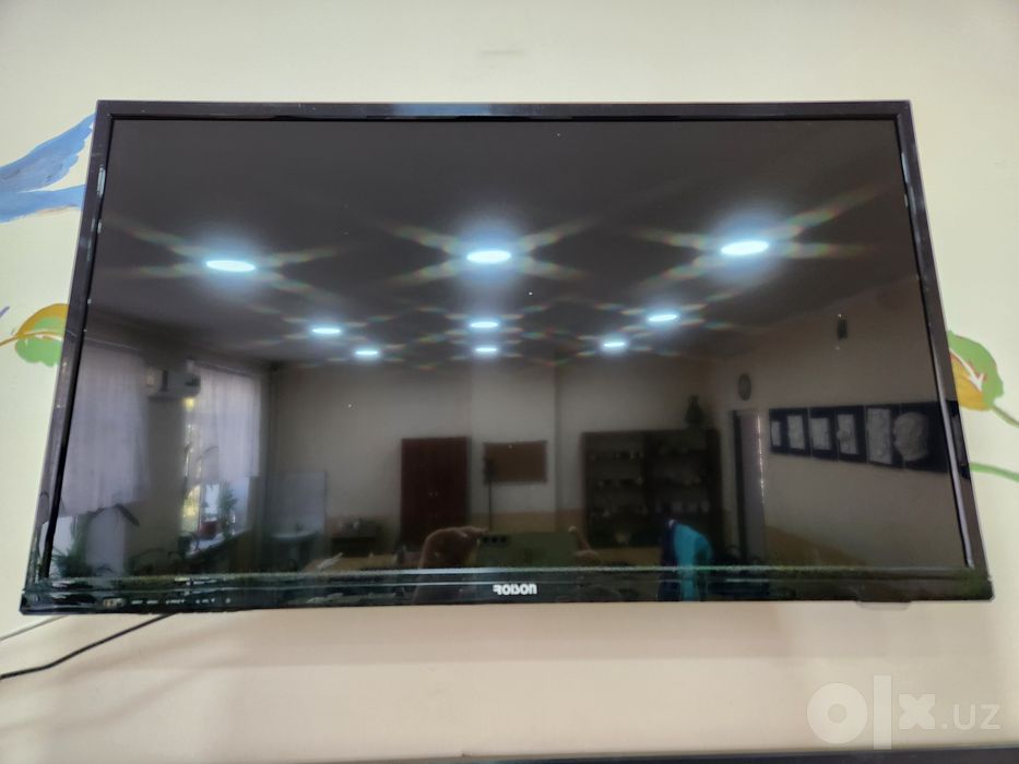 Televizor Roison 32 talik oddly. Телевизор Роисон 32 дюйма простой