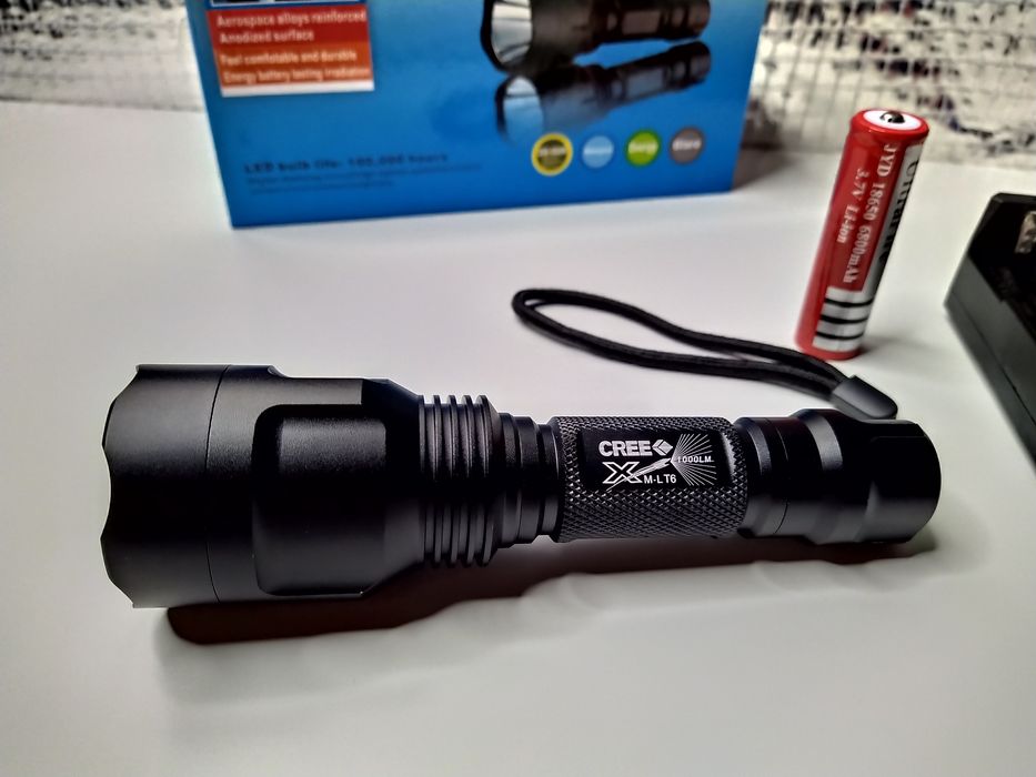 Lanterna Ultrafire C8 Cu Oglinda, LED CREE XML T6