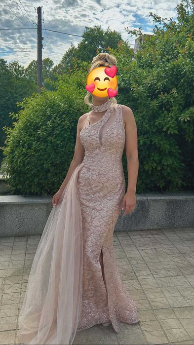 Бална рокля цвят шампанско