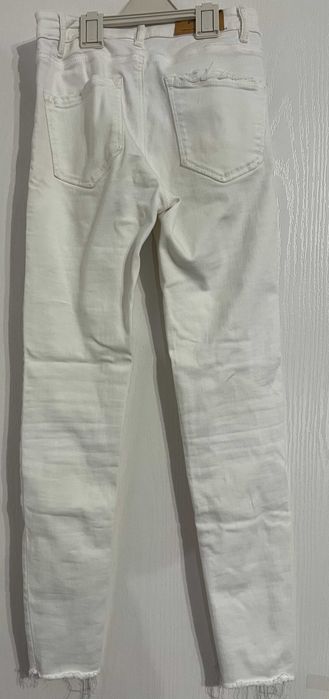 Дамски дънки чисто бели Stradivarius EU34 MEX24