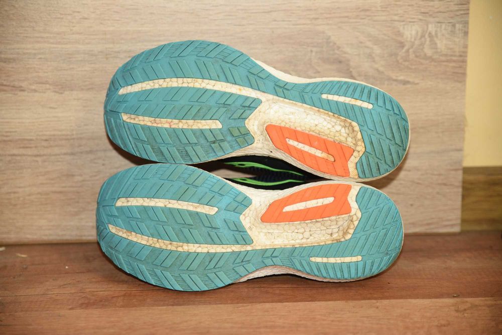 Saucony Triumph 18 оригинални маратонки 44.5 номер