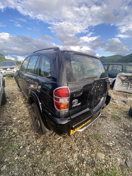 Dezmembrez Toyota Rav4