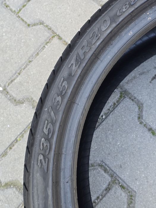 235 35 20 Pirelli