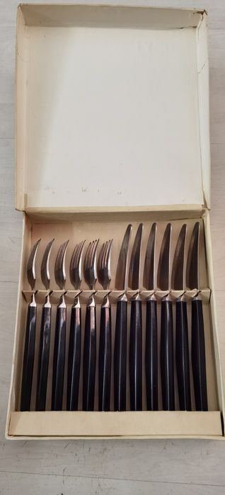 Лот стари прибори за хранене.