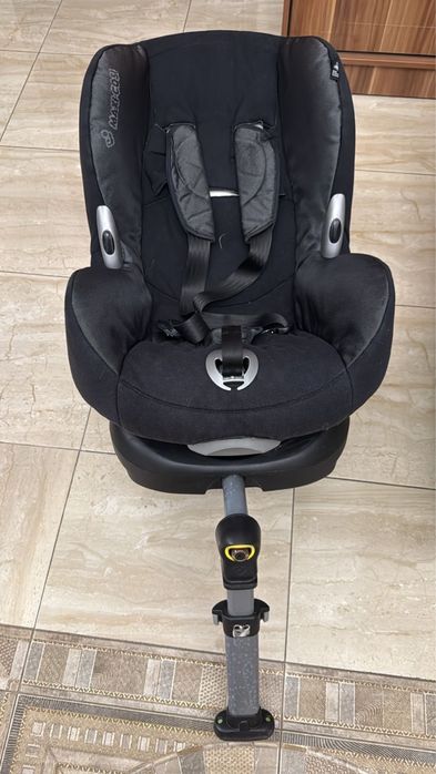 Продам автокресло Maxi Cosi