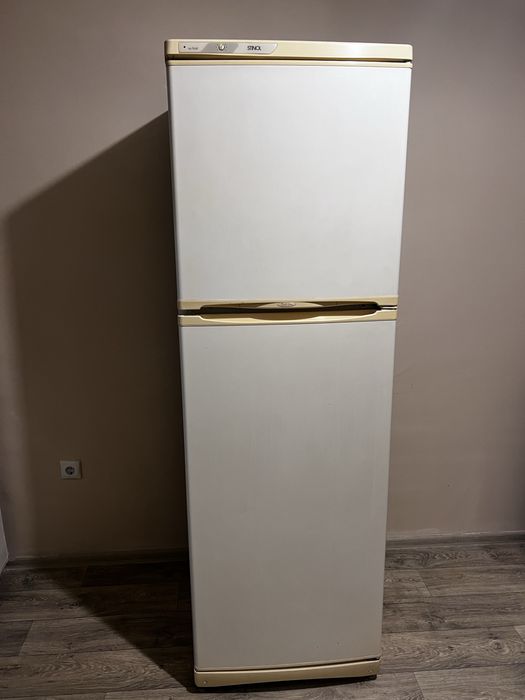 Продам Холодильник Stinol