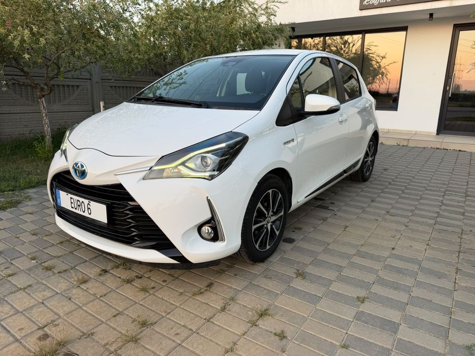 Toyota Yaris facelif 1.5 benzina / Hybrid /2018/Front, Line assist/Camera/Navi/Clima