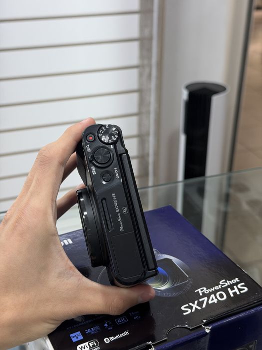 Продам Canon SX740 HS