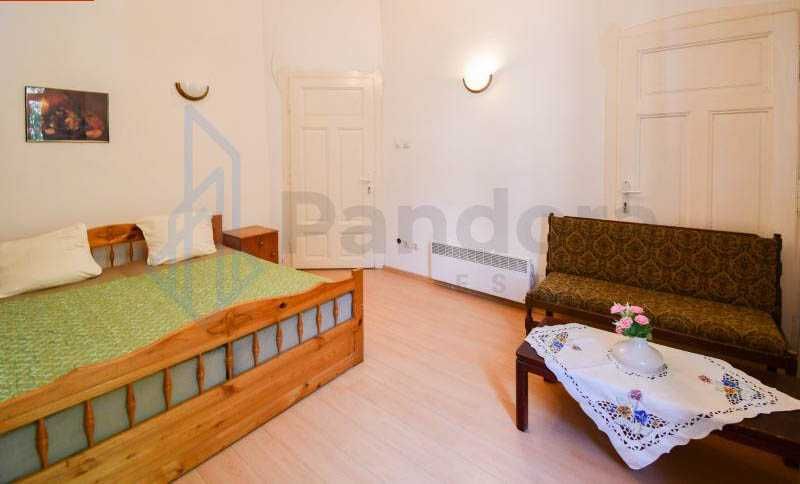 Тристаен апартамент под наем  в Центъра