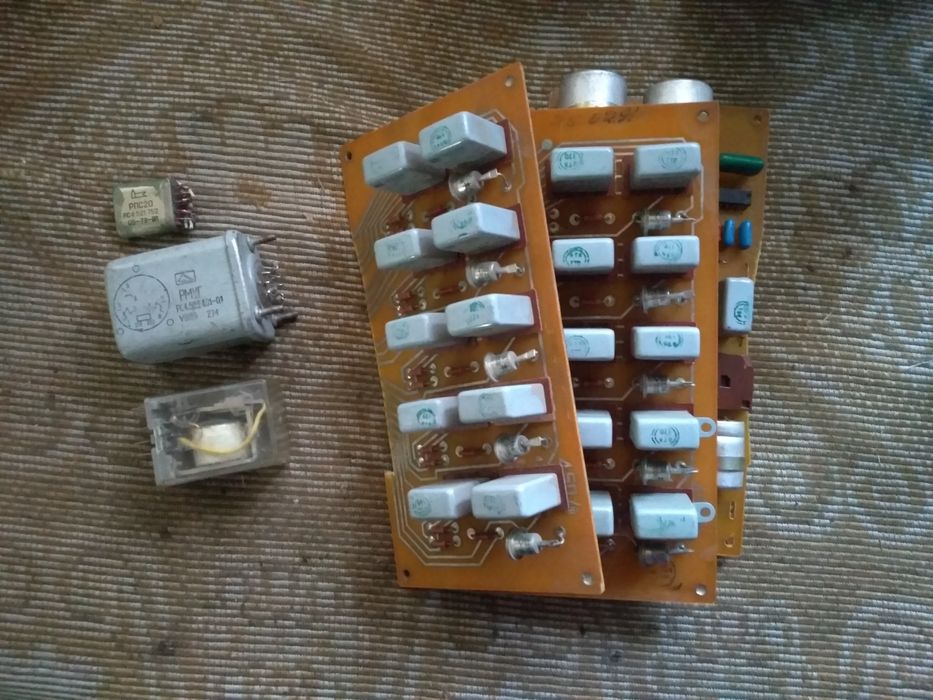 Реле,конденсаторы.