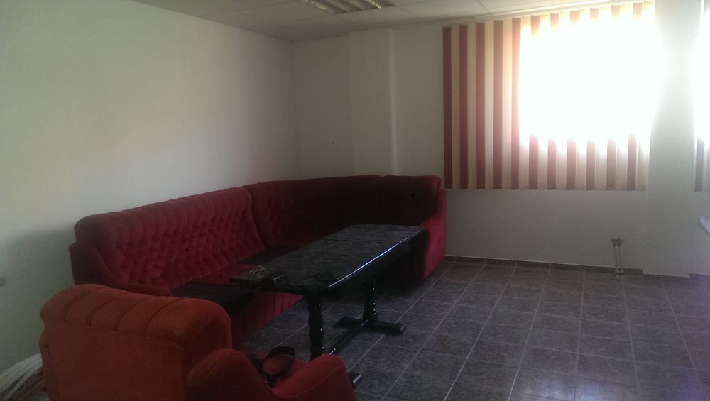 Дава се под наем Офис в Стара Загора, Център - 88 кв.м за 255 € - Снимка #3