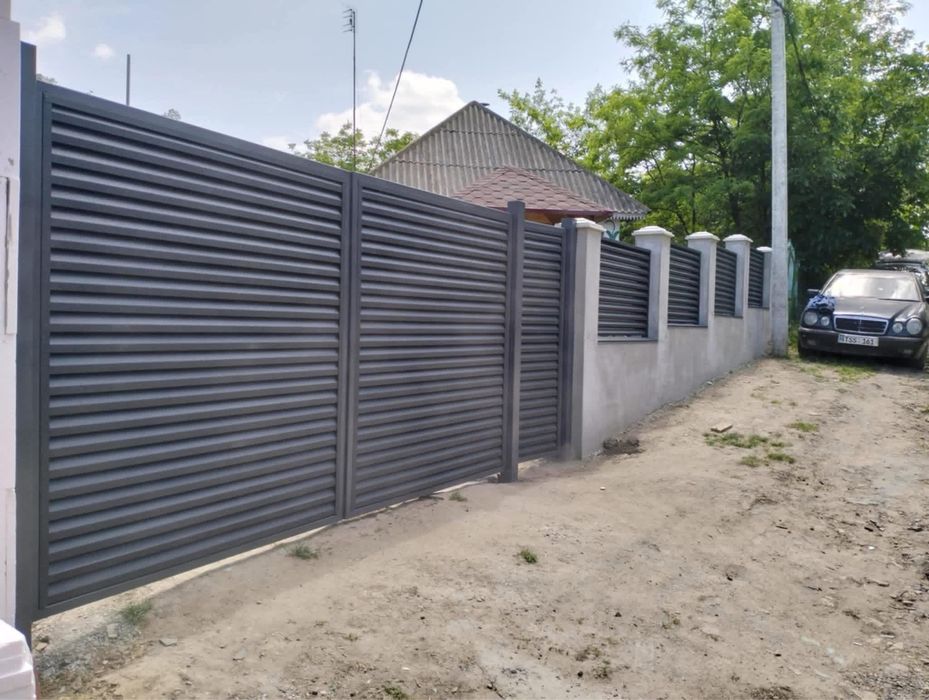 Construim garduri și porți