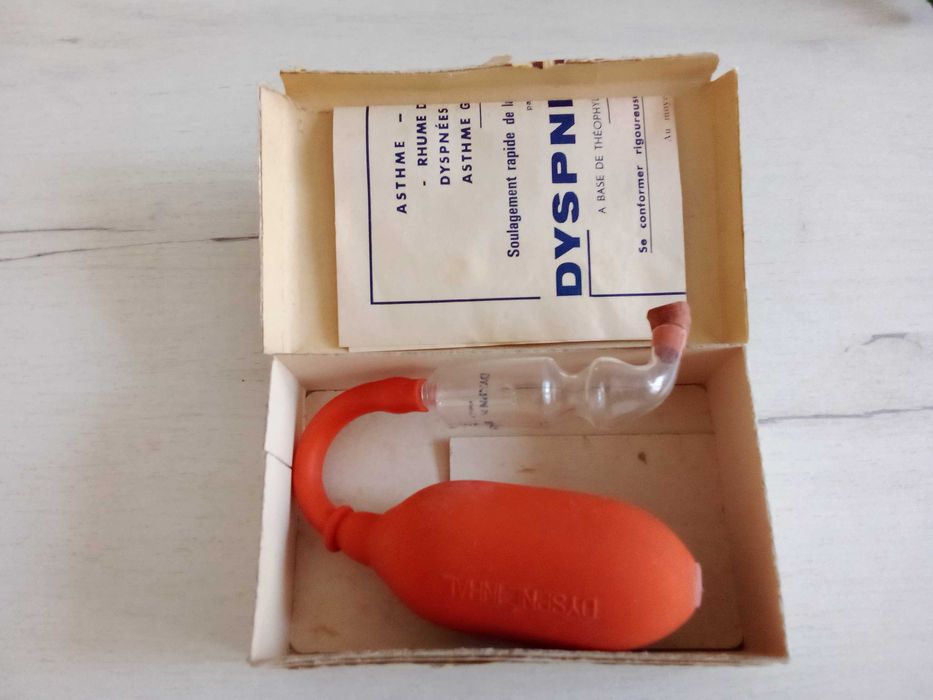 Стар ретро инхалатор