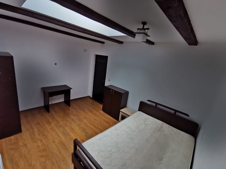 Apartament 2 camere mobilat și utilat, parcare privată, zona centrală