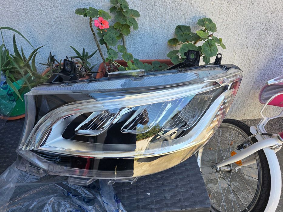 Mercedes Sprinter 2019-2024 изцяло нови LED фарове