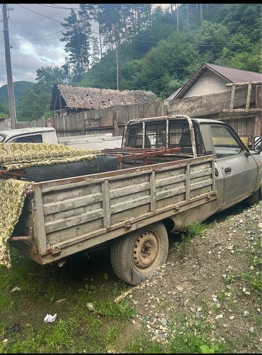 Vând 2 dacii papuc perfect fucționale 1500 de lei bucata