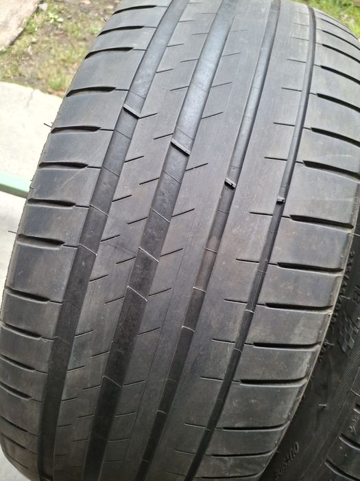 2 Anvelope de vară  235 45 18 Michelin