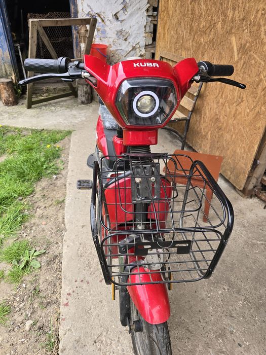 Scuter electric  cu pedale