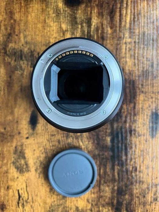 Obiectiv Zeiss Vario-Tessar 16-35mm f/4 ZA OSS pentru Sony FE