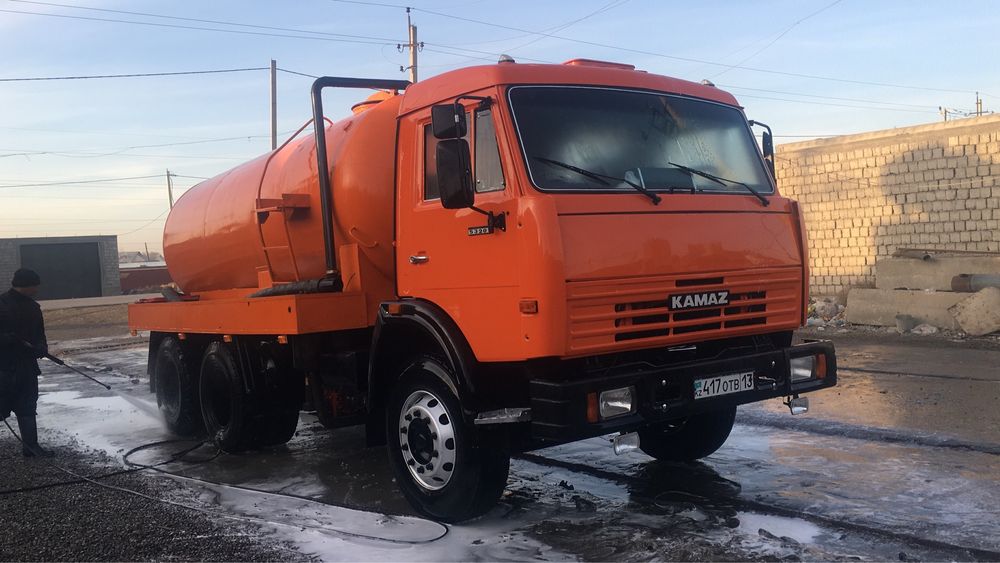 Ассенизатор Водовоз