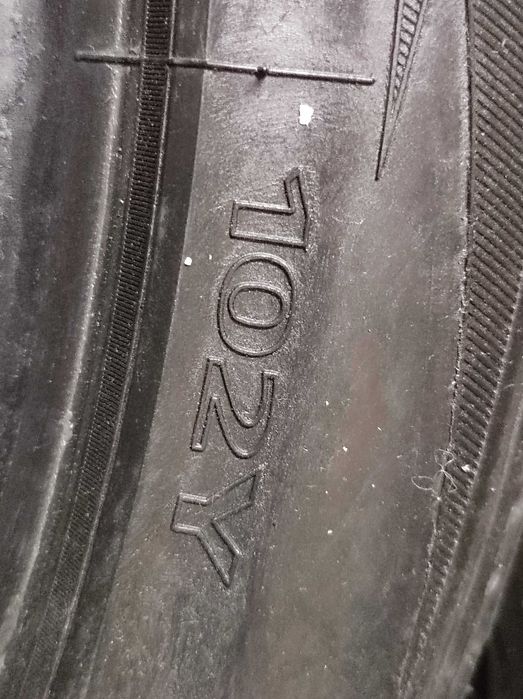 Летни гуми 255/40/R21 2бр.