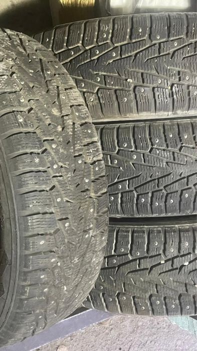 Продам шины 225/65/17 Nokian