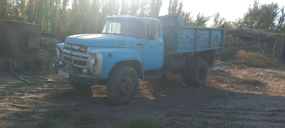 Zil 130 zernavoz