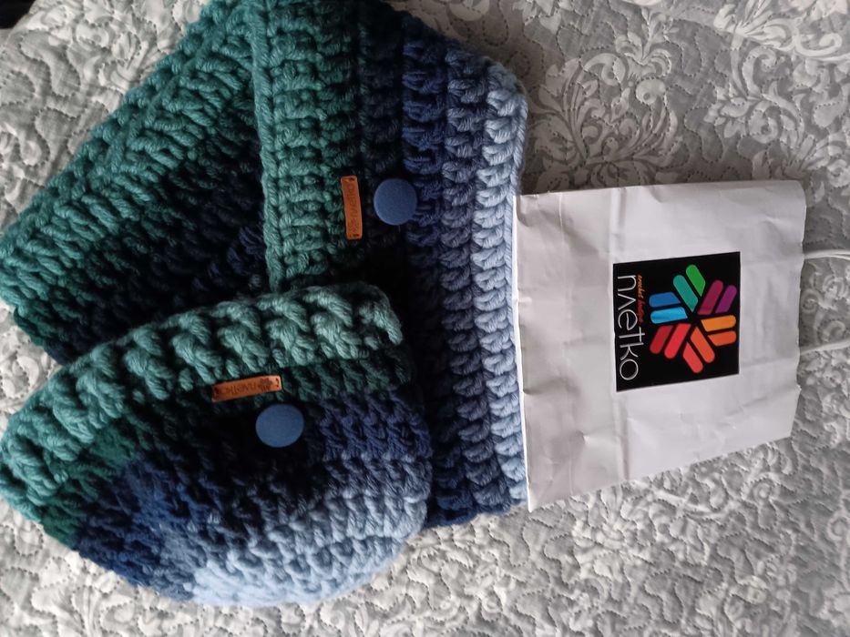 Шапка и шал ръчно плетени